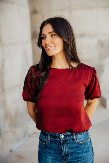 CRINKLE PUFF SLEEVE TOP IN MERLOT FINAL SALE