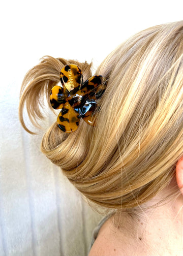Gigi Flower Hair Clip - Brown Tortoise