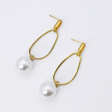 Gilded Pearl Drop Earring