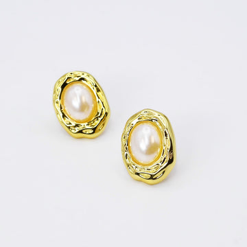 Pearl Gold Bean Stud Earring