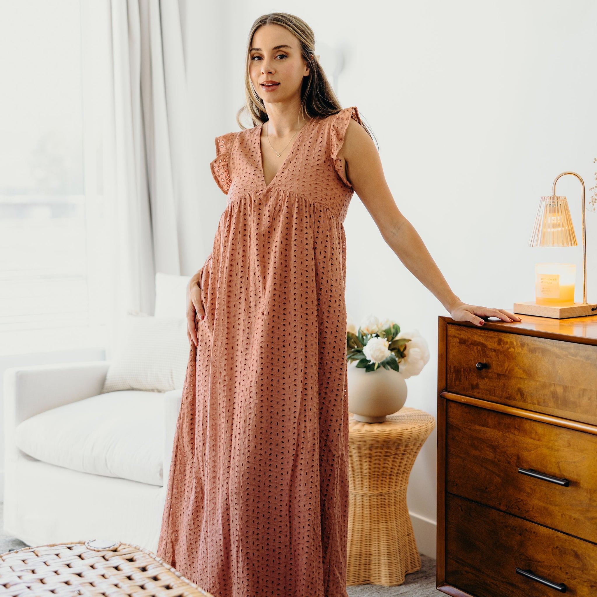 THE DUTTON IN LIGHT CORAL EYELET