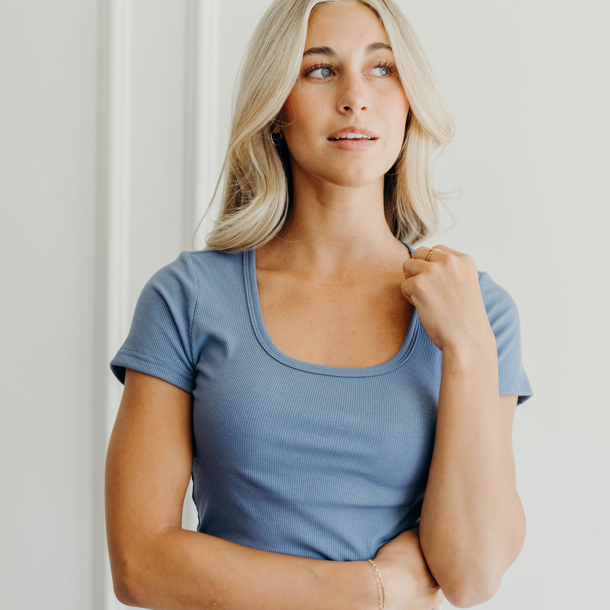 SHORT SLEEVE SCOOP TEE IN DUTCH BLUE