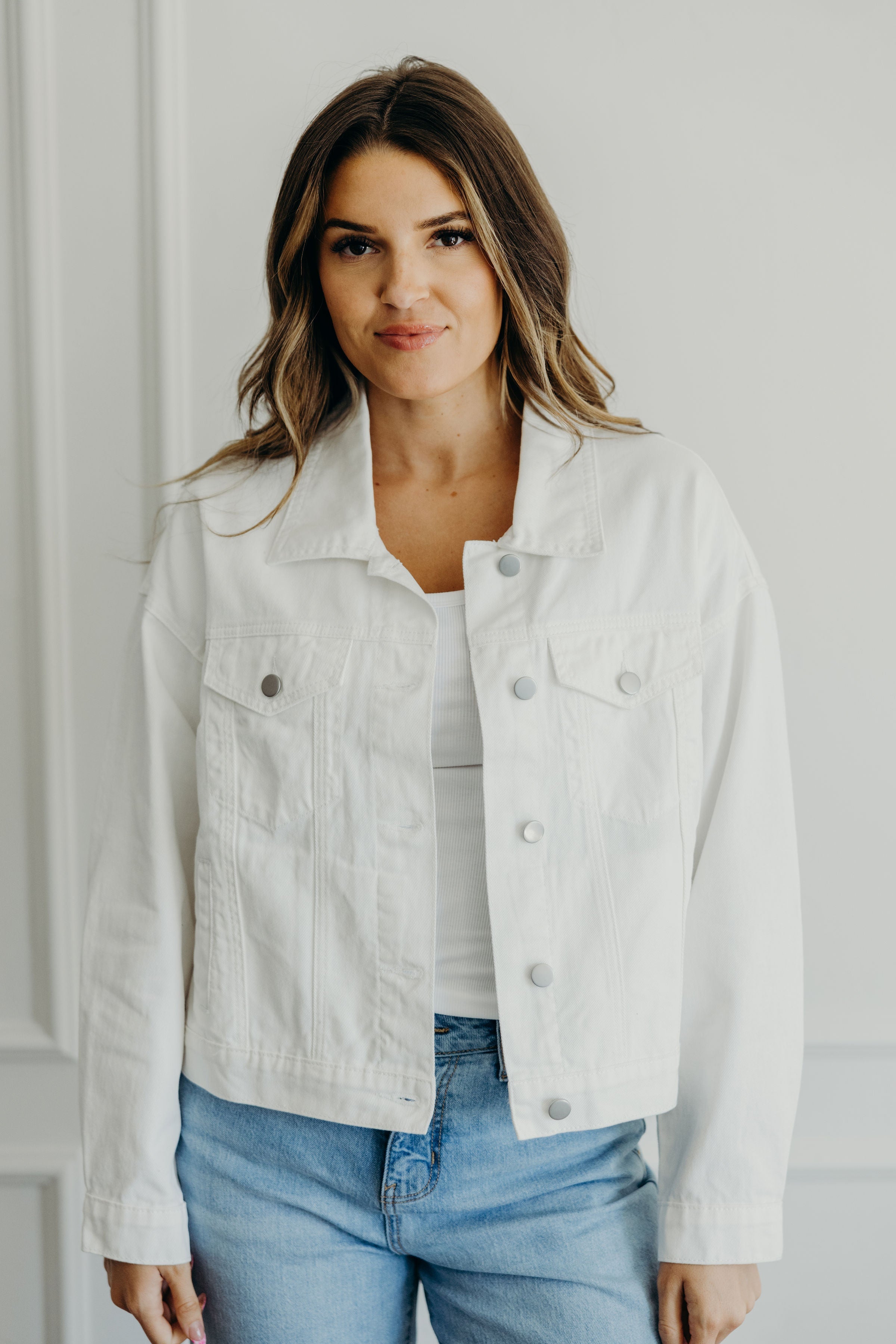 DENIM JACKET IN WHITE