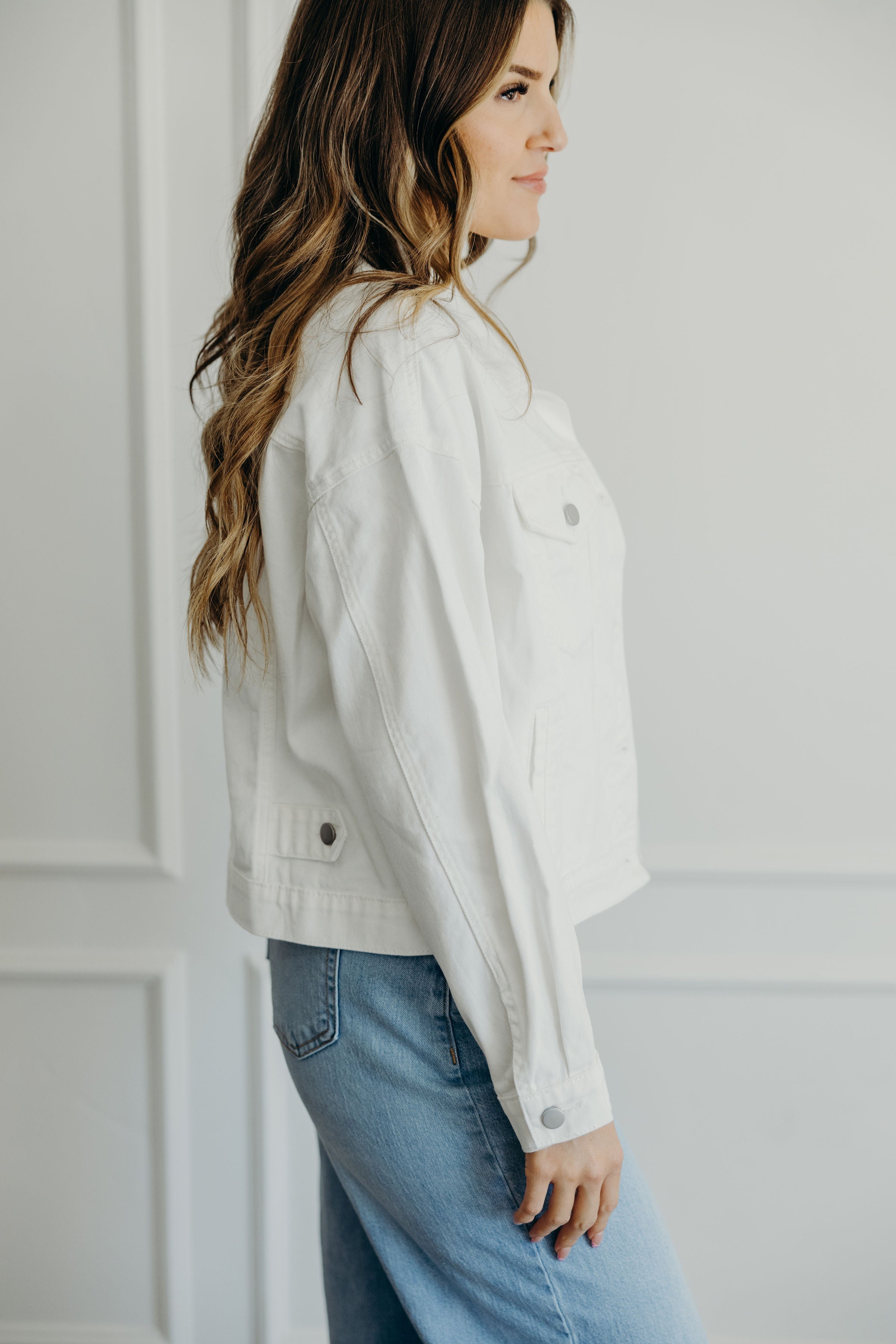 DENIM JACKET IN WHITE
