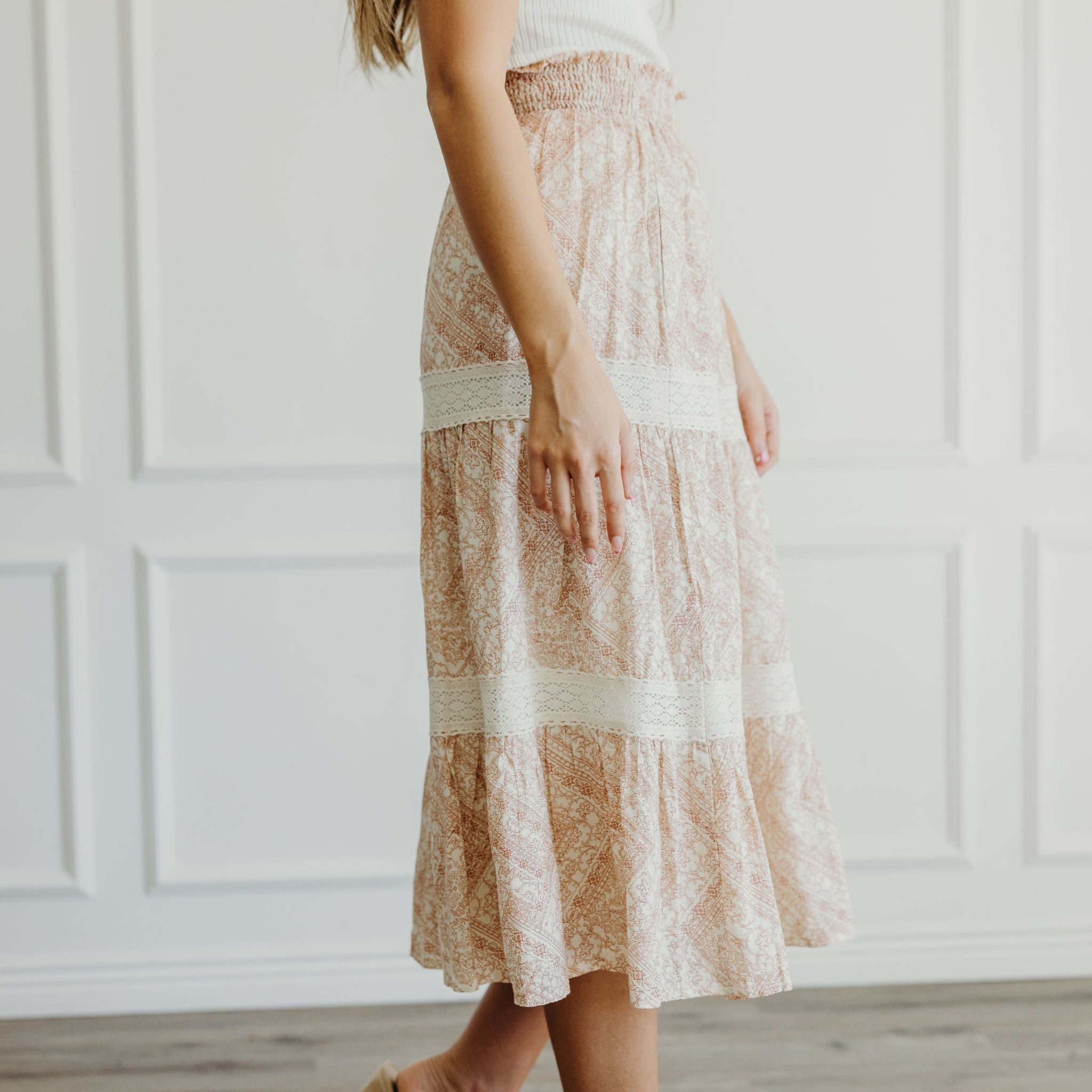 RUCHED WAIST SKIRT IN PINK PRISM