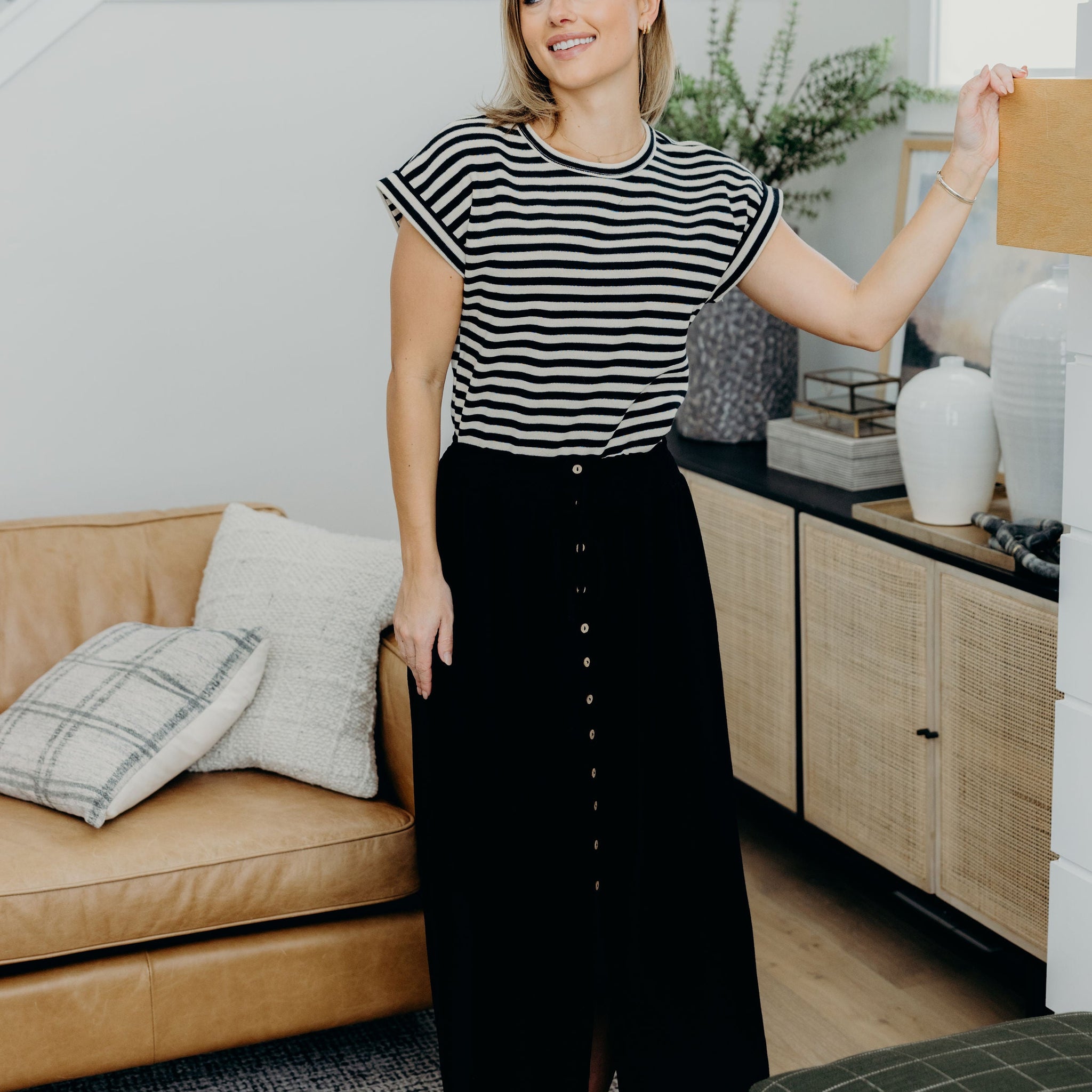BUTTON FRONT SLIT MAXI IN BLACK