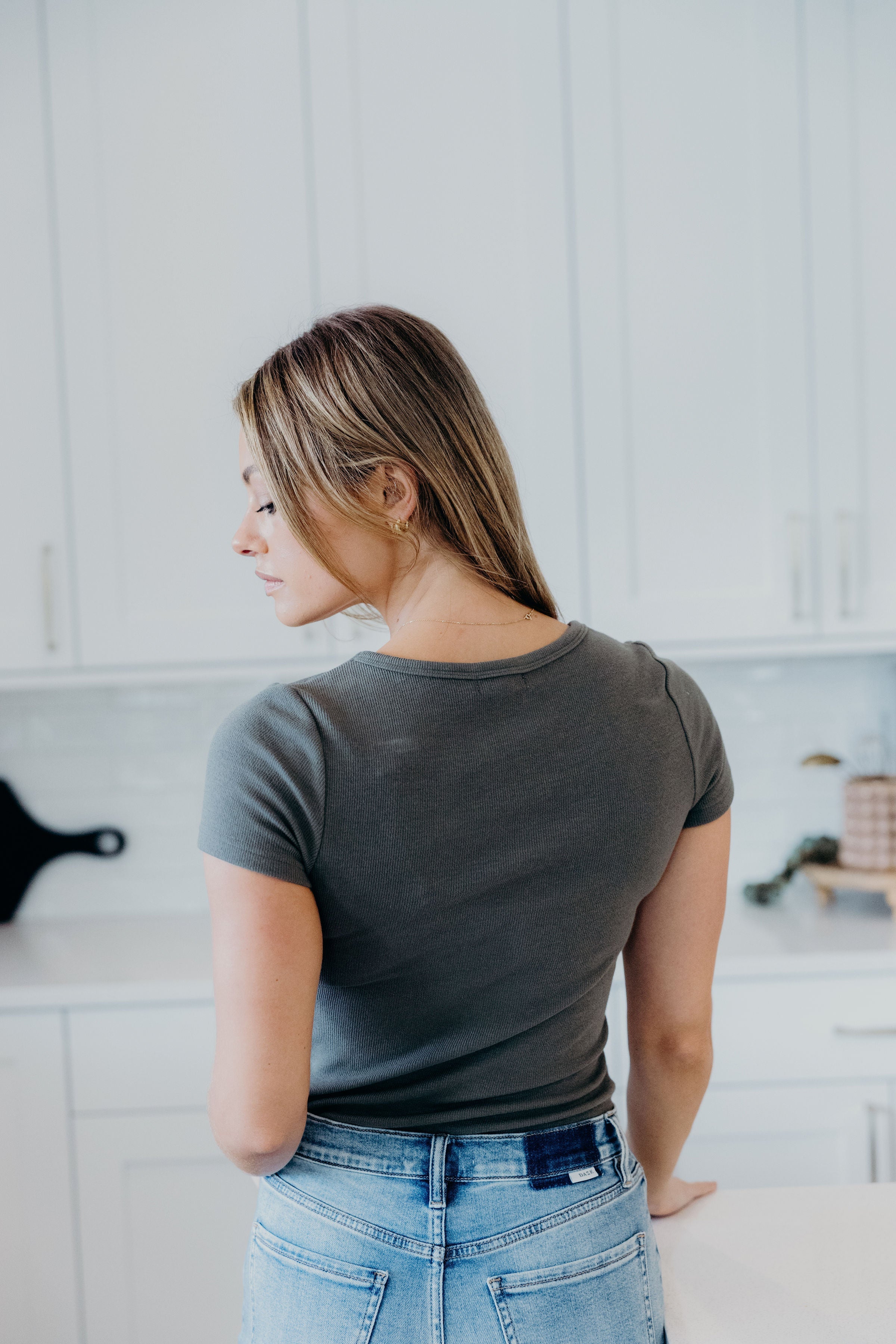 RIBBED SWEATER SCOOP TEE IN BASIL