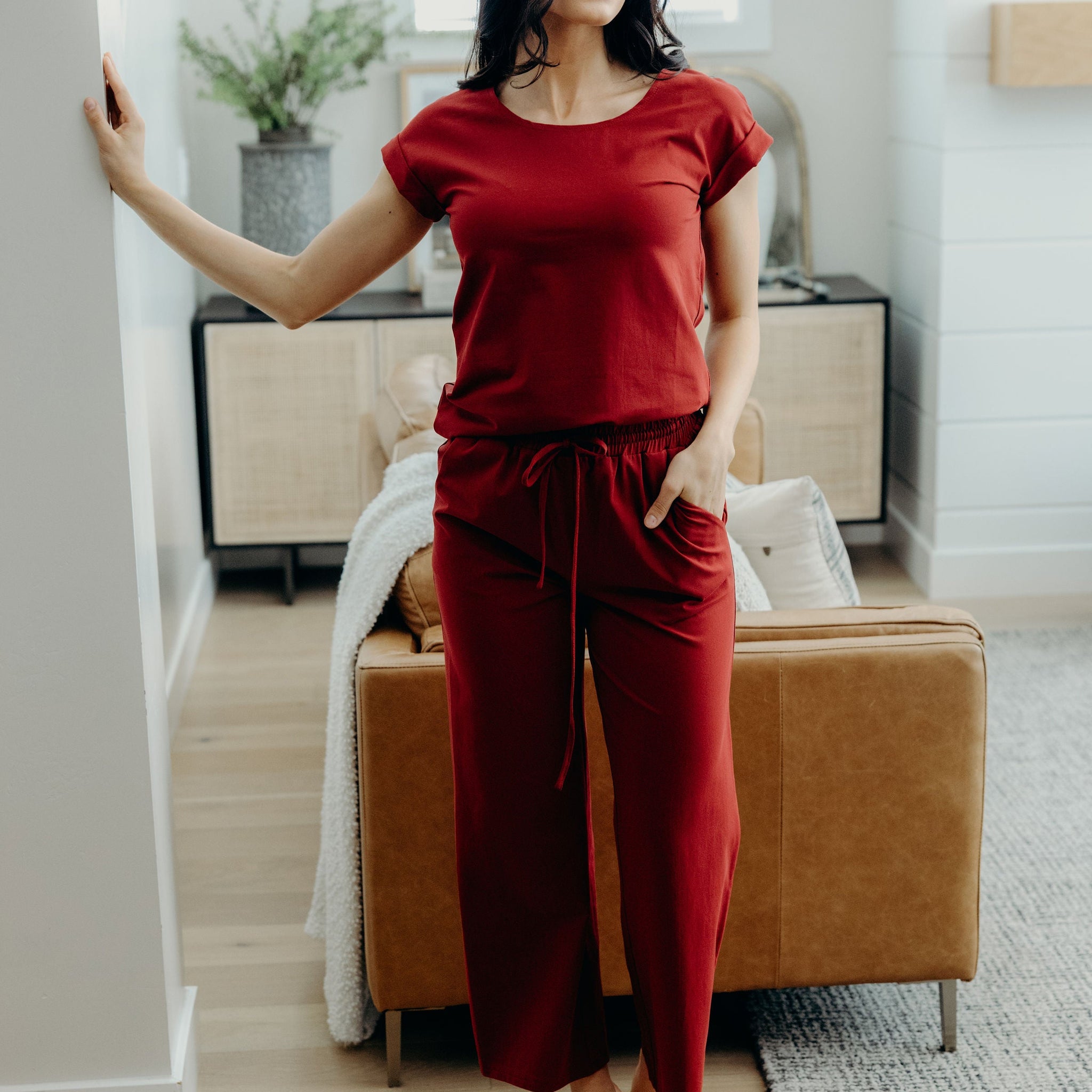 LOUNGE CUFF SLEEVE TEE IN RUBY RED