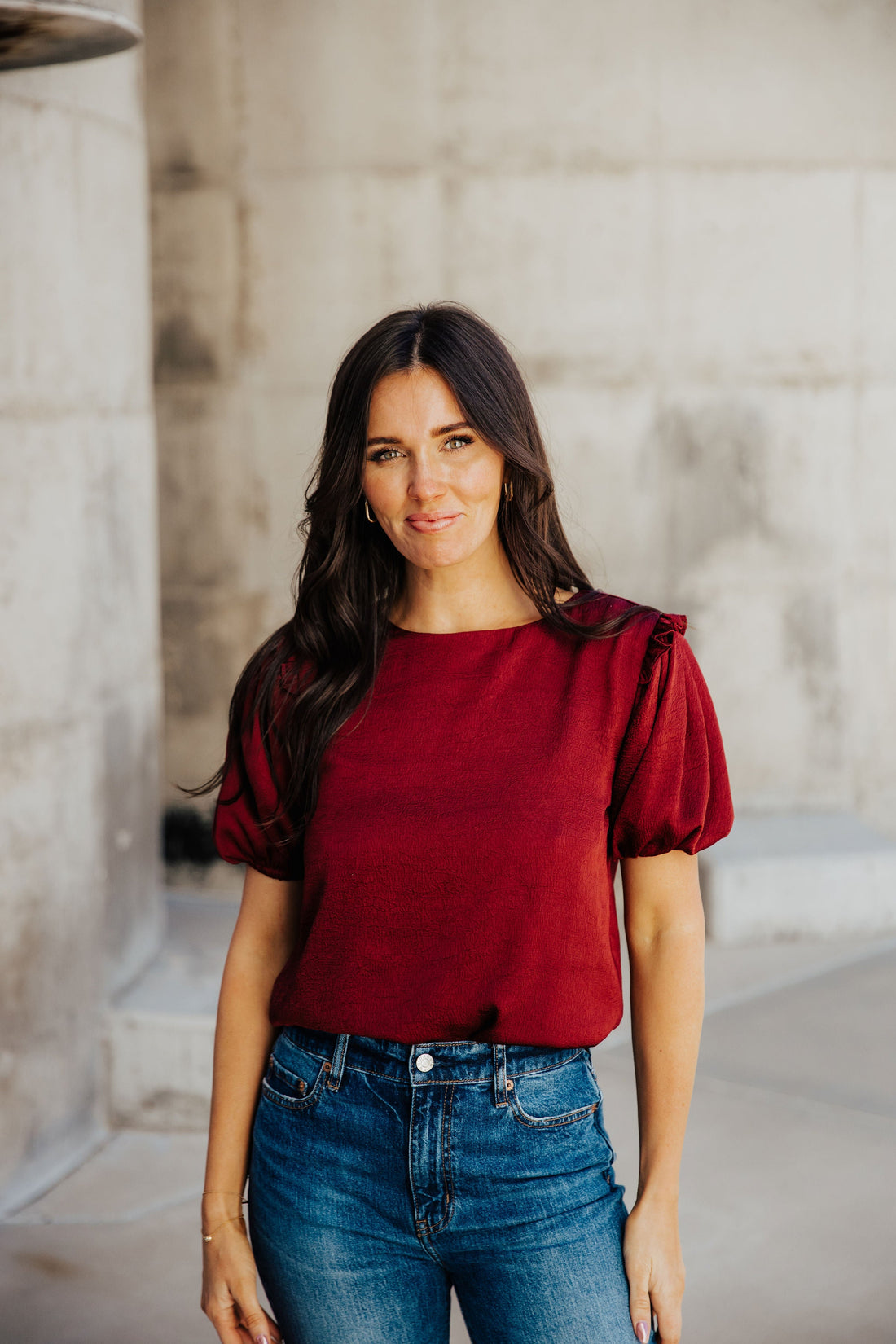 CRINKLE PUFF SLEEVE TOP IN MERLOT FINAL SALE