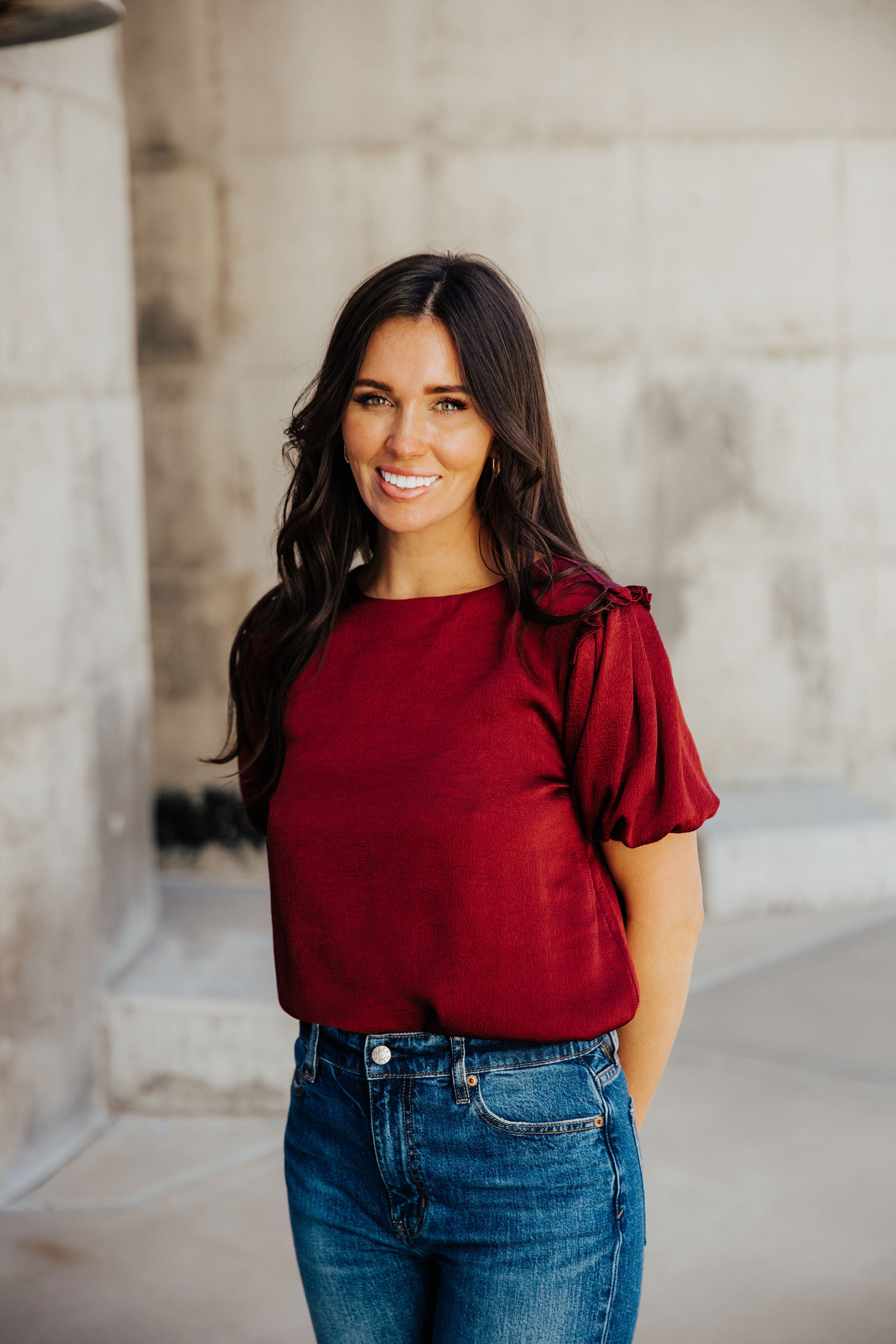 CRINKLE PUFF SLEEVE TOP IN MERLOT FINAL SALE