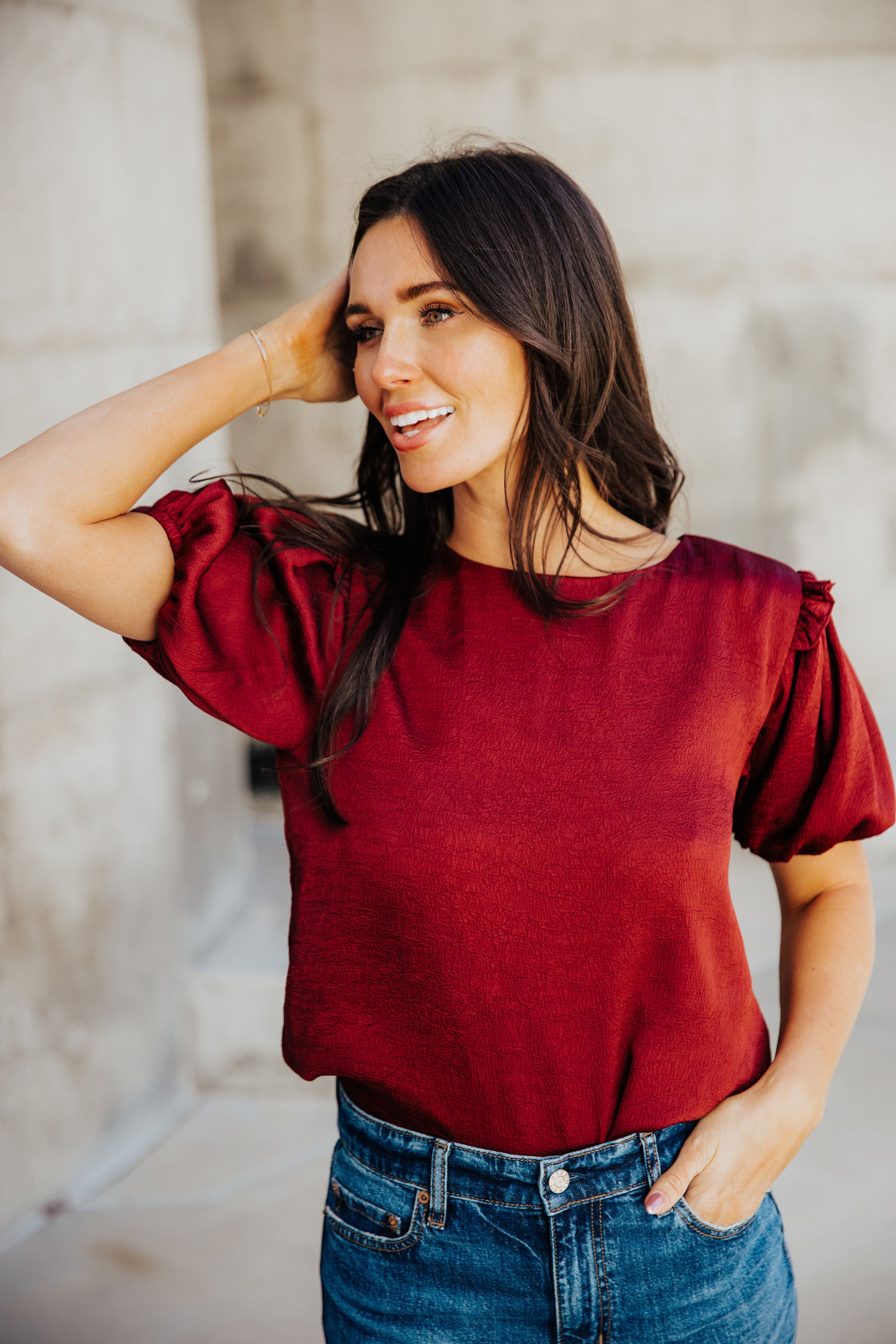 CRINKLE PUFF SLEEVE TOP IN MERLOT FINAL SALE