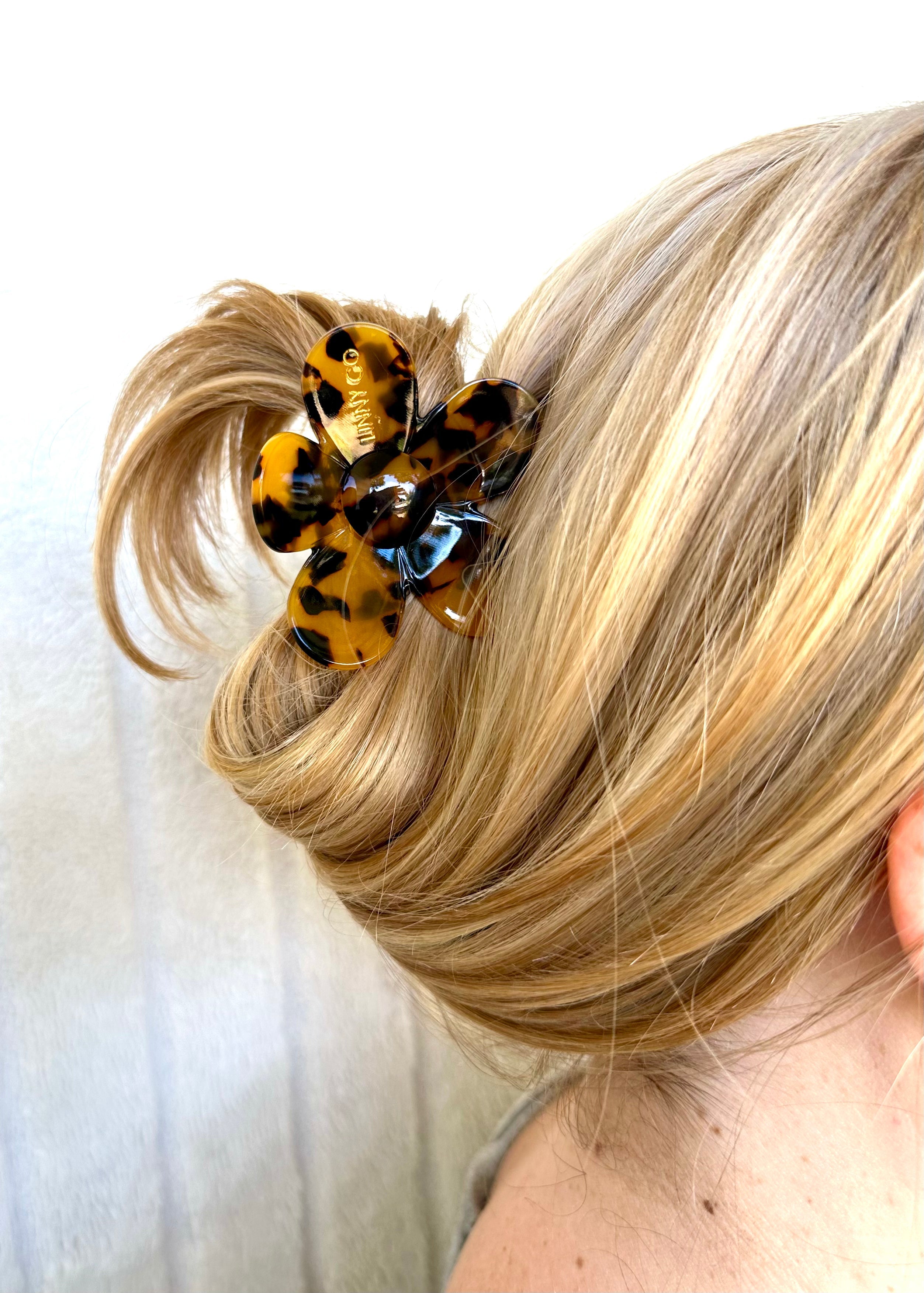 Gigi Flower Hair Clip - Brown Tortoise