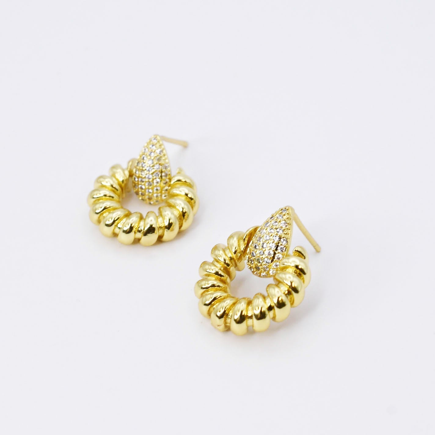 Anabeth Gold Stud Earring