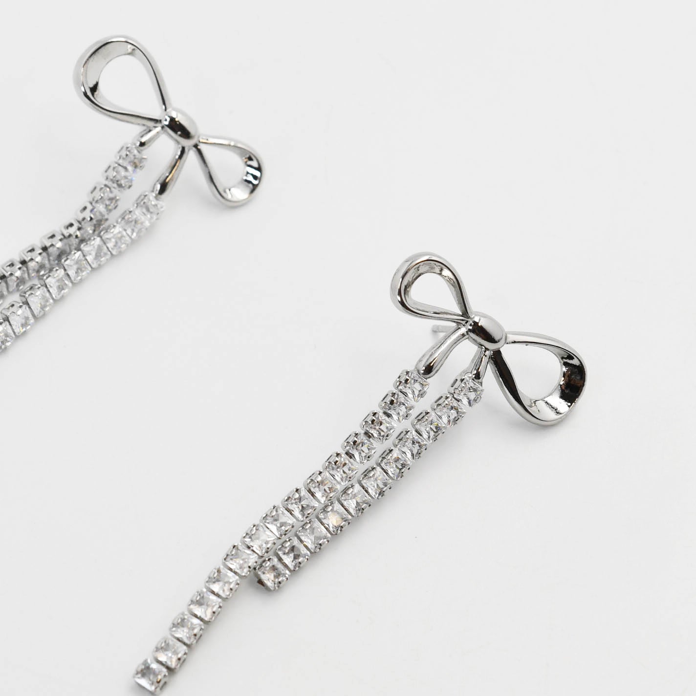 Elegance Bow Silver Earring