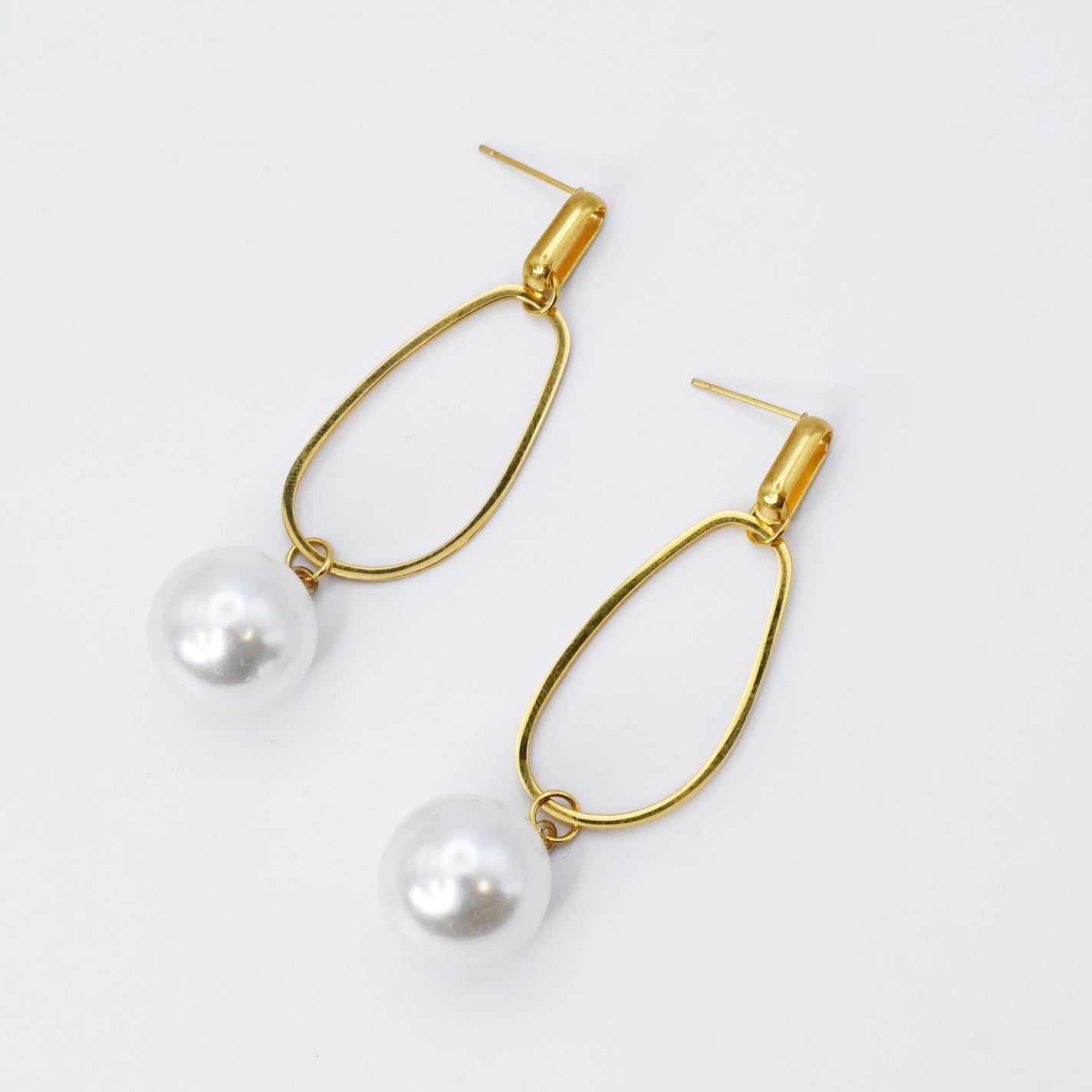 Gilded Pearl Drop Earring