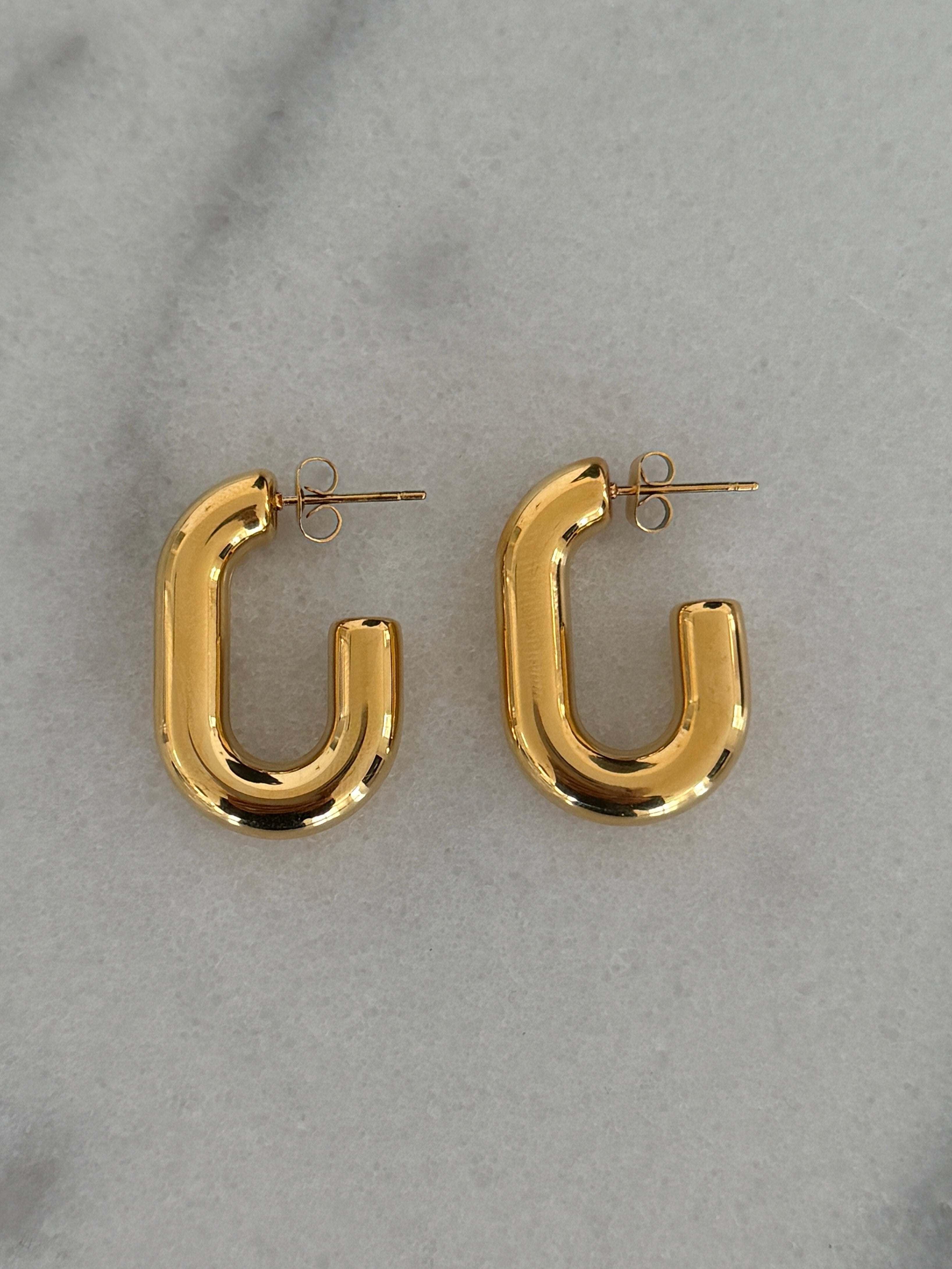SMALL OVAL HOOPS