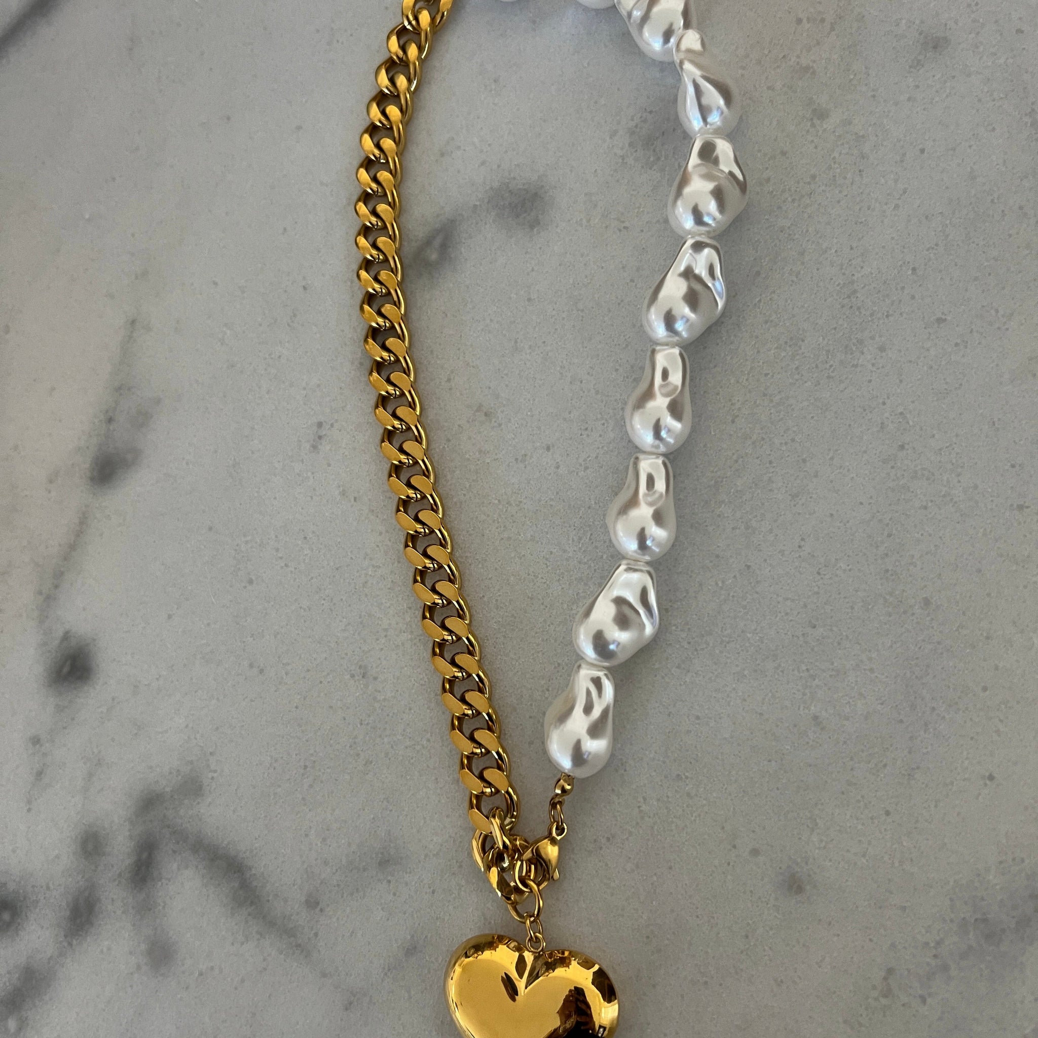CHARLOTTE NECKLACE