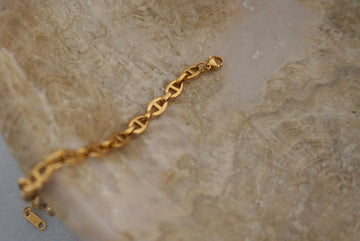 MIA EARRING